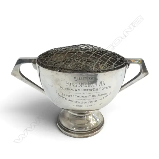 STG SILVER TROPHY CUP 'MISS McLEAN M.A PRINCIPAL WELLINGTON GIRLS COLLEGE 1900-1926' SHEFFIELD 1921 H.170mm 880gms