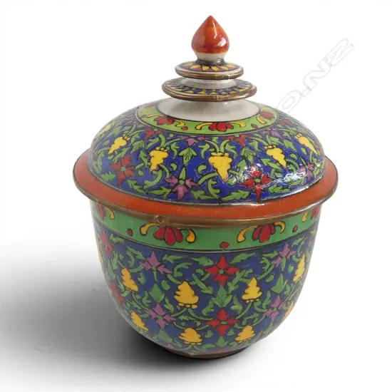 BENJARONG EARLY 20thC LIDDED CONTAINER H.170mm