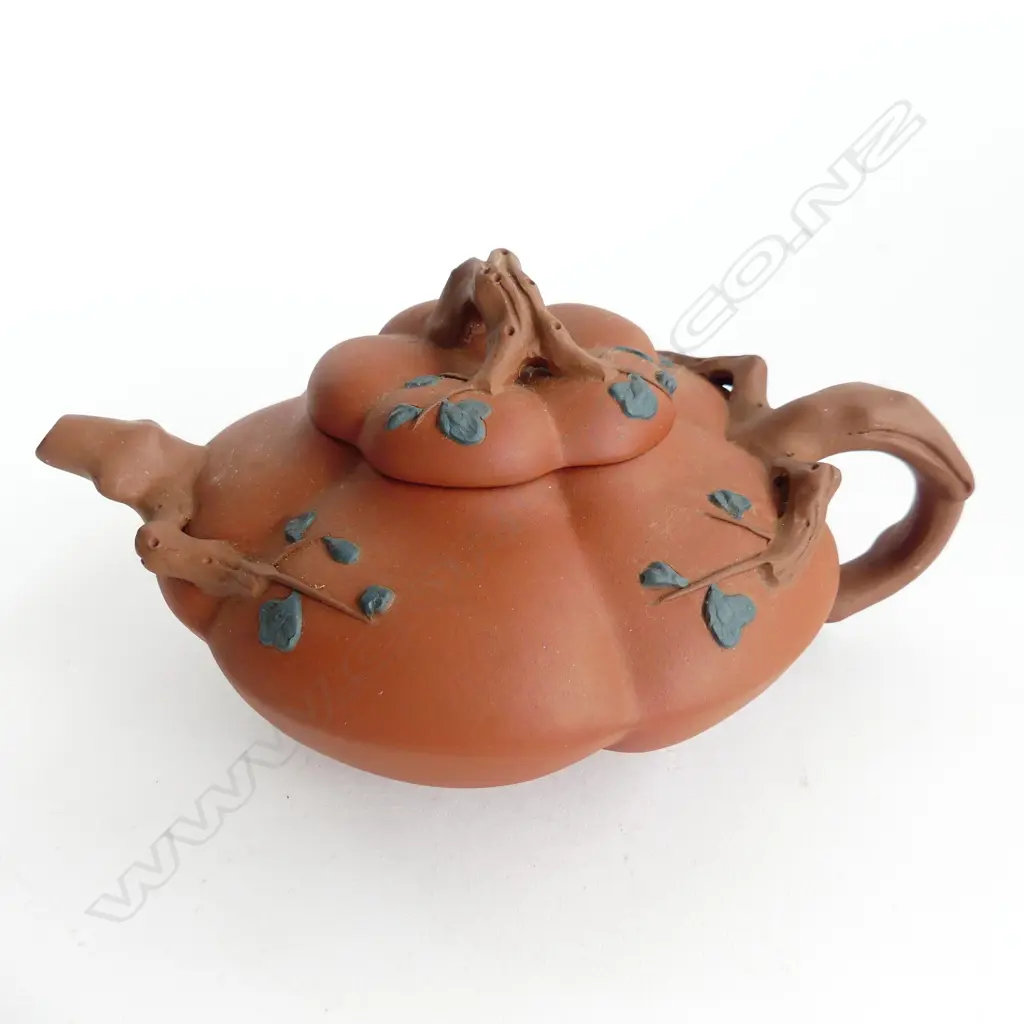 CHINESE YIXING TERRACOTTA TEAPOT L 210 MM Image 1++