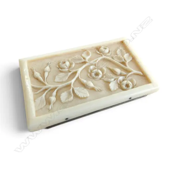 ANTIQUE SML CARVED IVORY TRINKET BOX, 55x32mm