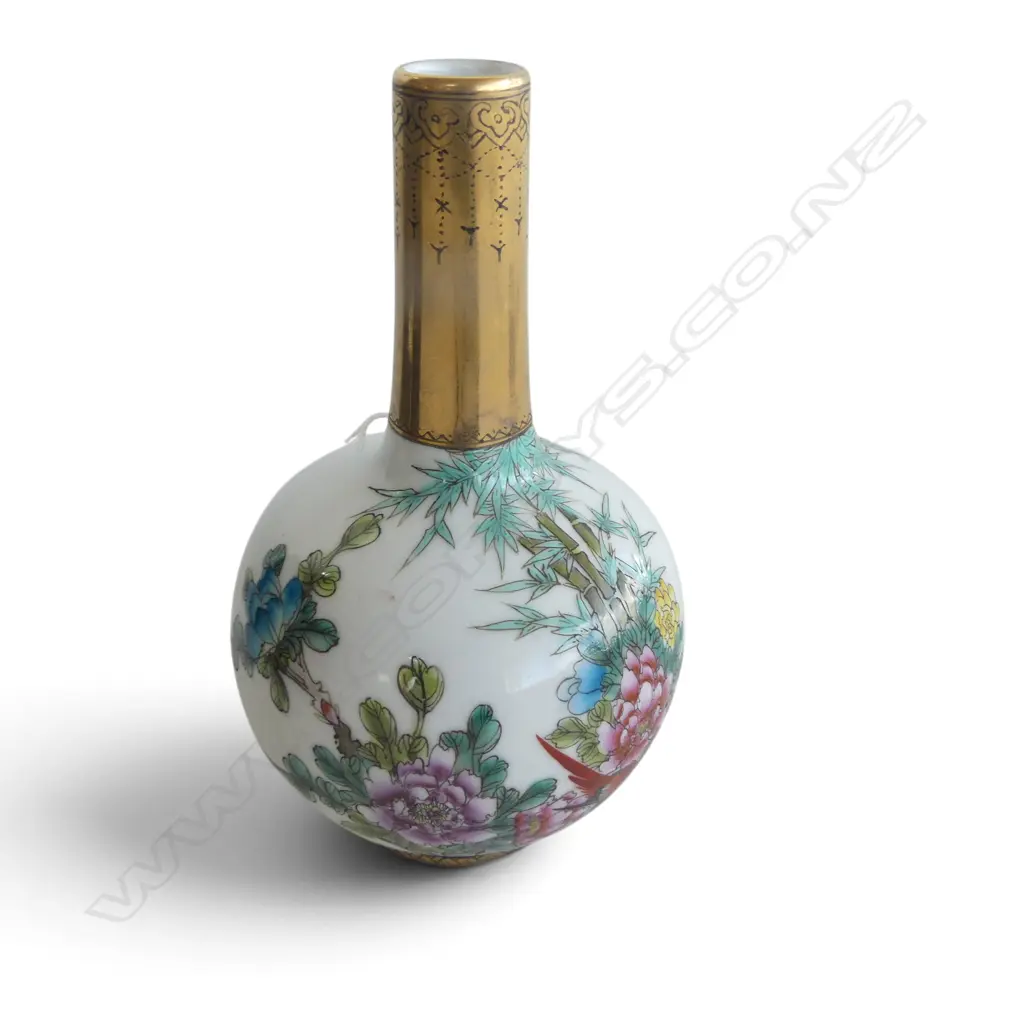 CHINESE FAMILLE ROSE VASE w GILDED NECK, H.155mm w case Image 1++