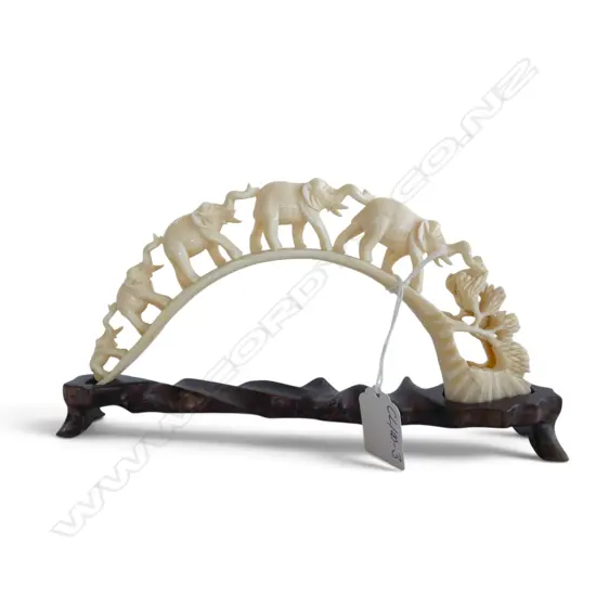 VINTAGE CARVED HIPPO IVORY ELEPHANT BRIDGE TUSK L.225mm on carved wood stand