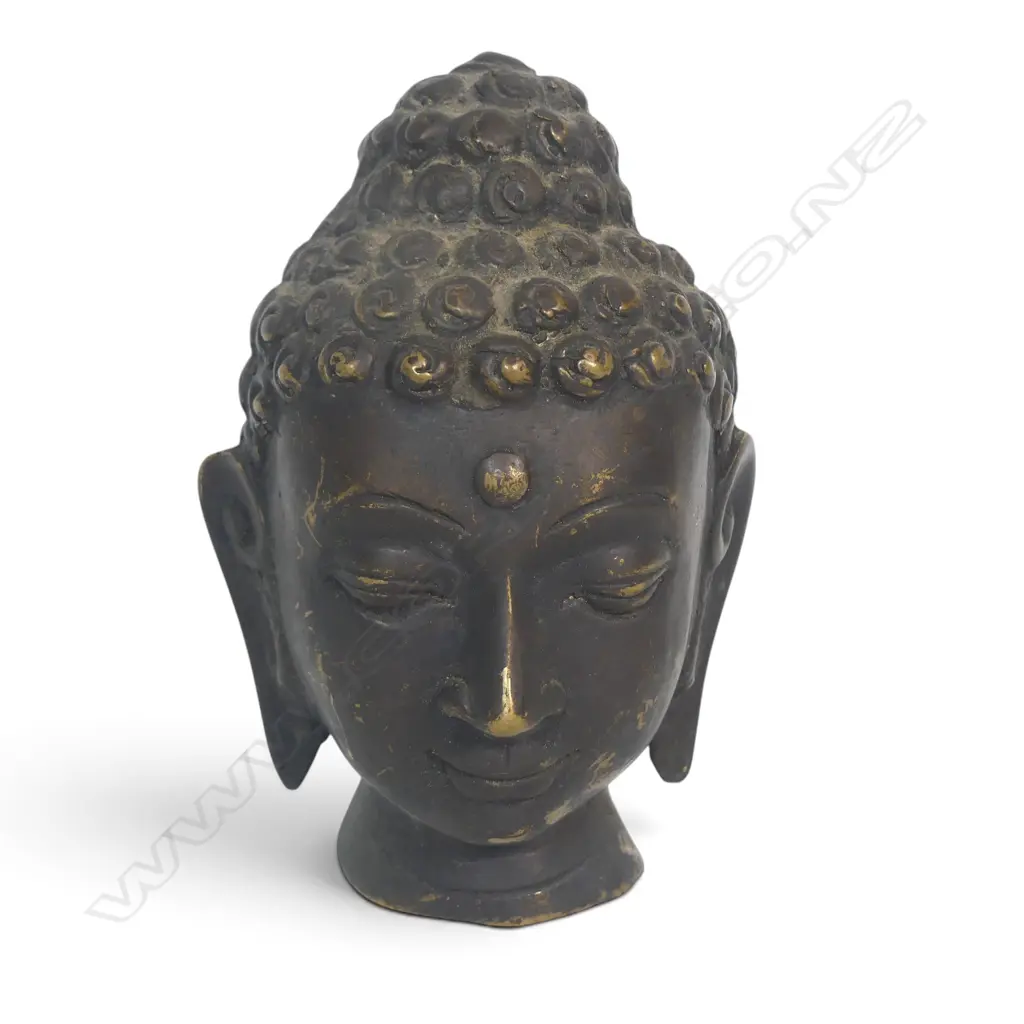 SOUTHEAST ASIAN BRONZED BUDDHA HEAD WITH TRADITIONAL CURLED HAIR DETAILS, DARK PATINA WITH GOLDEN HIGHLIGHTS, 100 X 35MM Image 1++