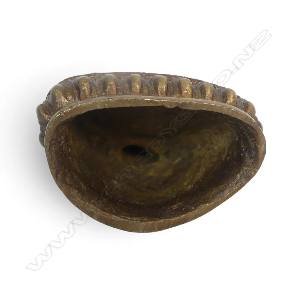 SOUTHEAST ASIAN HEAVY BRONZE FIGURINE OF BUDDHA SEATING IN A MEDITATIVE POSTURE (EARTH TOUCHING GESTURE),110 X 70MM, Image 1++