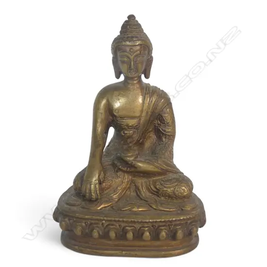 SOUTHEAST ASIAN HEAVY BRONZE FIGURINE OF BUDDHA SEATING IN A MEDITATIVE POSTURE (EARTH TOUCHING GESTURE),110 X 70MM,