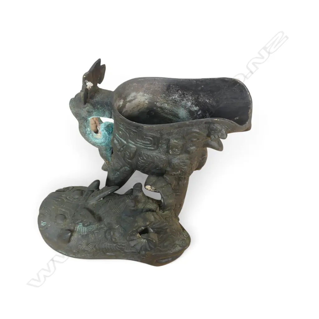 CHINESE ARCHAIC STYLE BRONZE VESSEL WITH LIDDED MYTHICAL HORNED BEAST, STAMP AT THE BASE, SOME OXIDATION, H.180 X 180M Image 1++