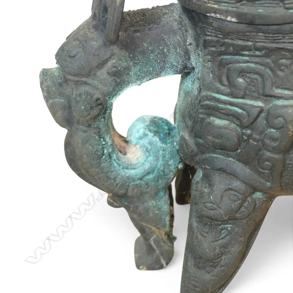 CHINESE ARCHAIC STYLE BRONZE VESSEL WITH LIDDED MYTHICAL HORNED BEAST, STAMP AT THE BASE, SOME OXIDATION, H.180 X 180M Image 1++