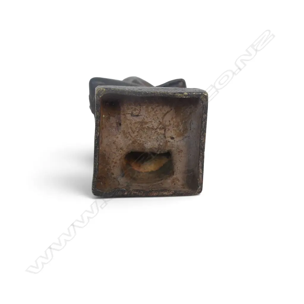 INDONESIAN CAST BRONZE ANCESTRAL SEATED FIGURINE, BROWN REDDISH PATINA,120 X 40MM Image 1++