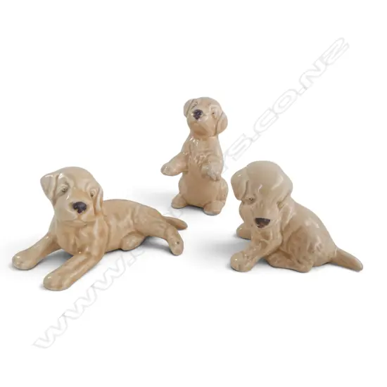 3 SML SYLVAC PUPPIES, H.100mm tallest