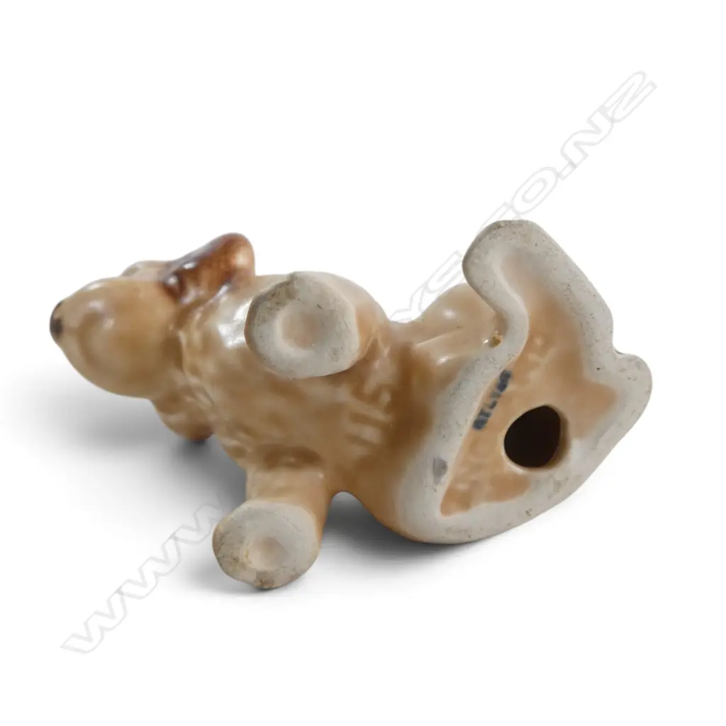 4 MINIATURE SYLVAC DOGS, H.40-65mm Image 1++