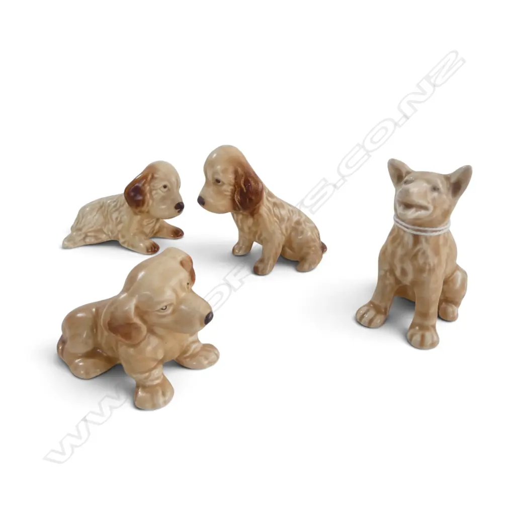 4 MINIATURE SYLVAC DOGS, H.40-65mm Image 1++