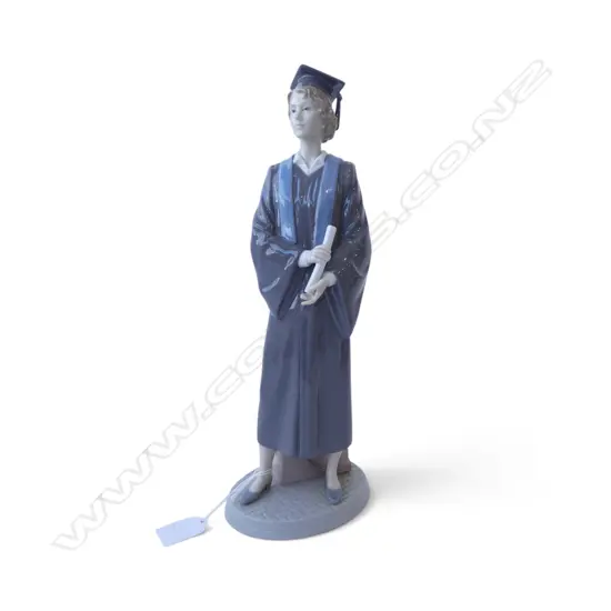 LLADRO #8396 'HER COMMENCEMENT' H.330mm