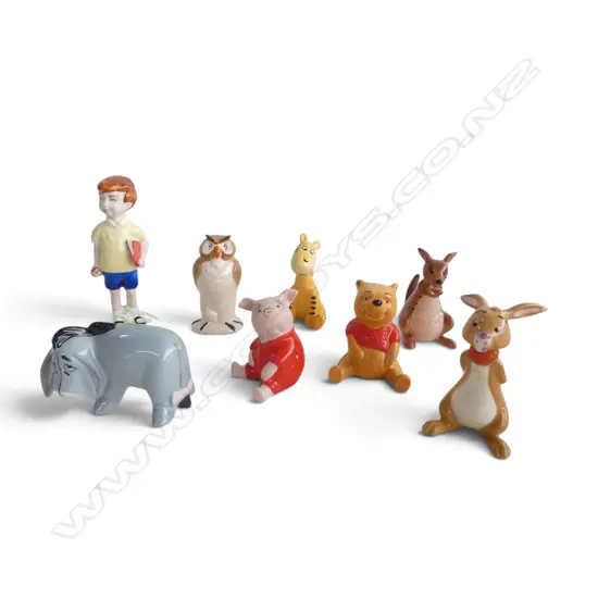 VINTAGE BESWICK 8 PC WINNIE the POOH SET, H.60-120mm