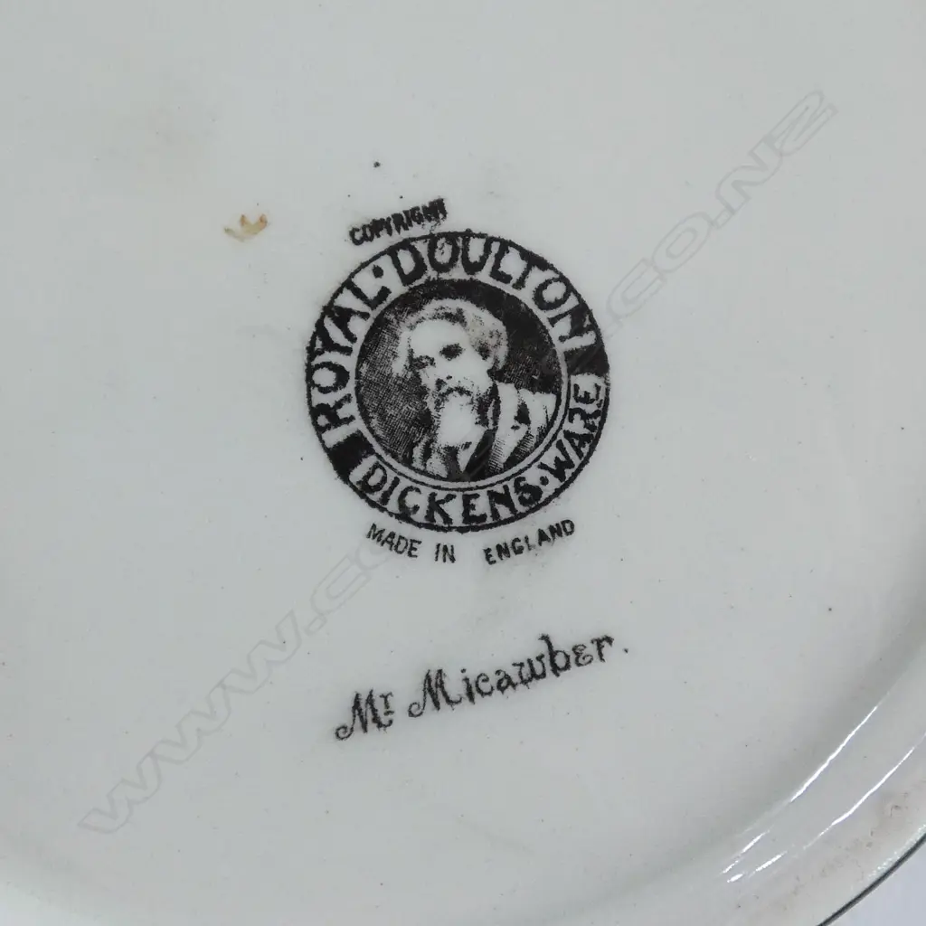 ROYAL DOULTON DICKENS WARE 'MR MICAWBER' TABACCO HUMIDOR H.125mm metal patent arm closing lid Image 1++