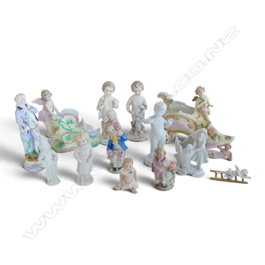 TRAY OF 14 VINTAGE BISCE CHINA FIGURAL ORNS H130 TALLEST Image 1++