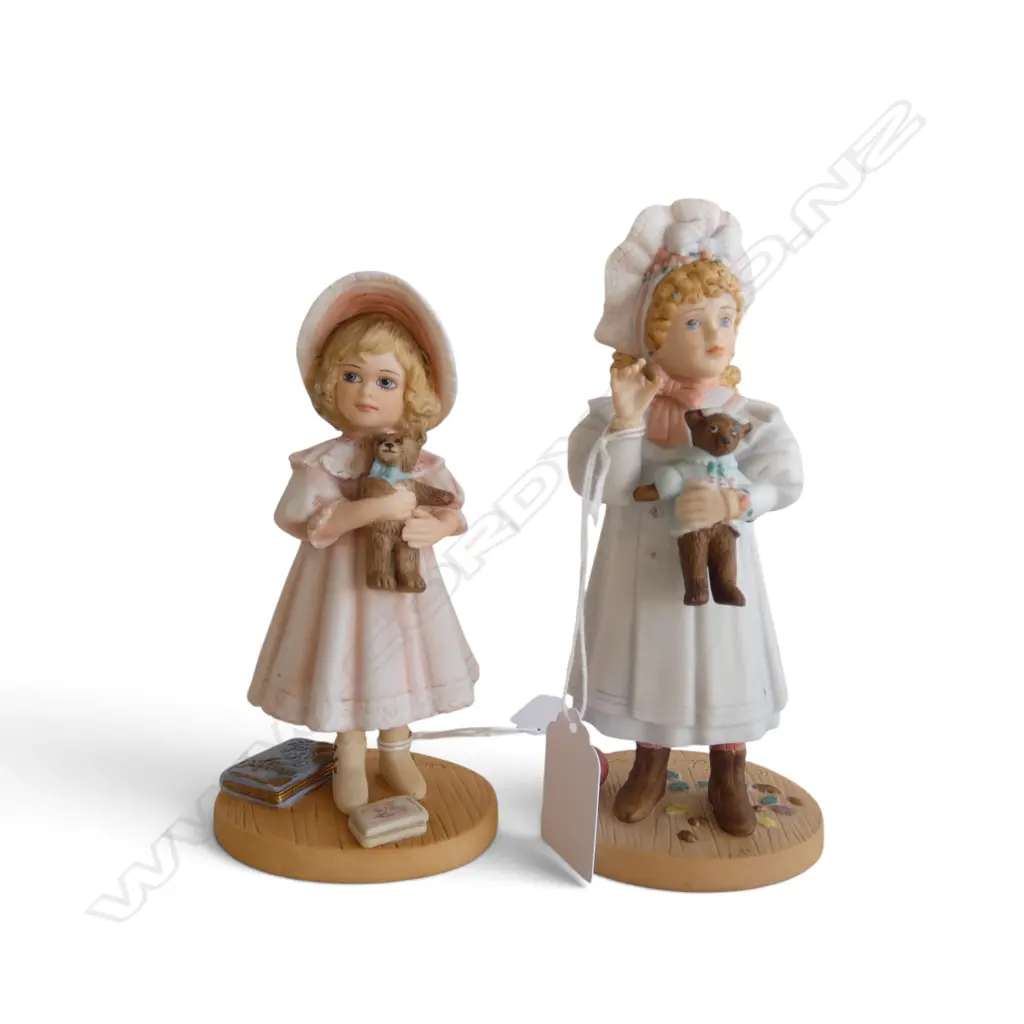 2 JAN HARGARA PORCLAIN FIGURES GIRLS WITH TEDDY BEARS H160MM TALLEST Image 1++