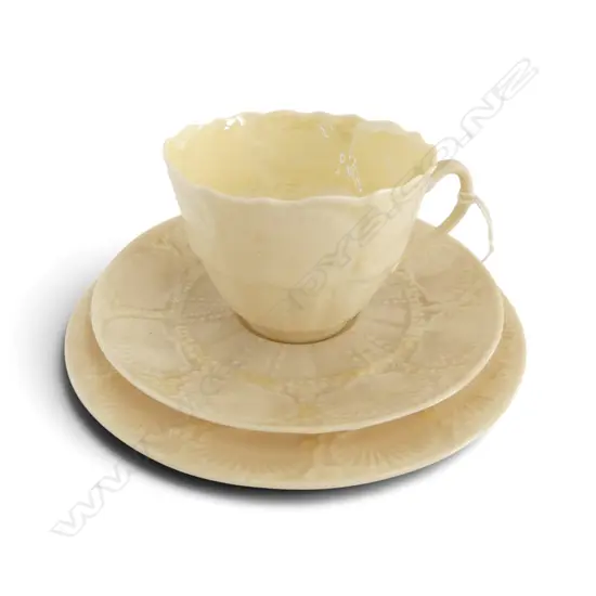 BELLEEK 'SCALLOP' SEASHELL TRIO