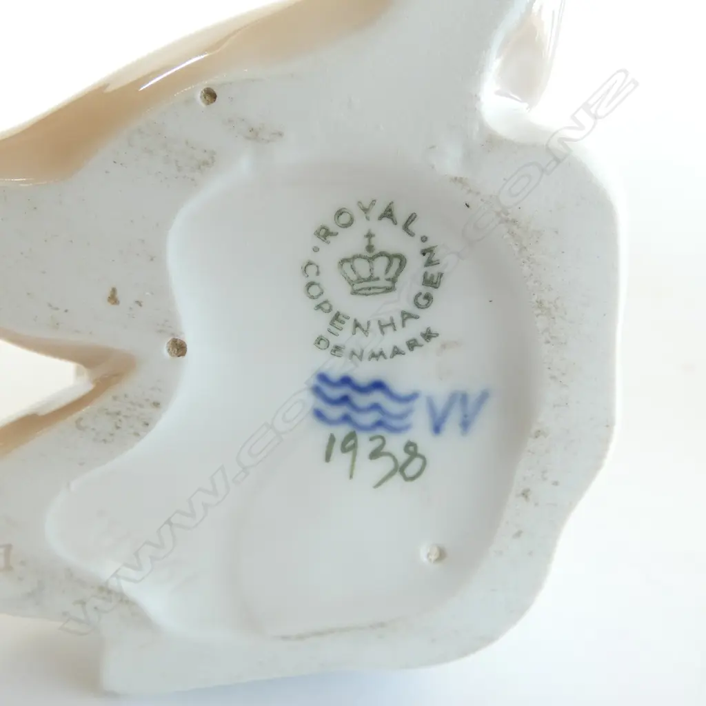 ROYAL COPENHAGEN FIGURINE girl with doll by Ada Bonfils 1965 H.130mm Image 1++
