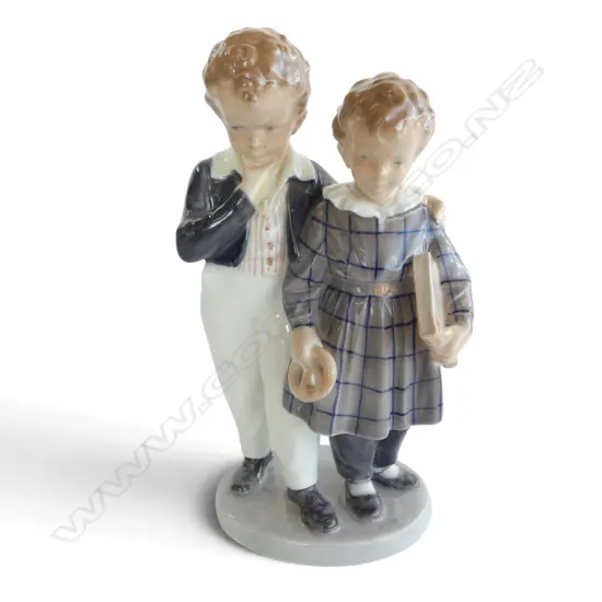 ROYAL COPENHAGEN FIGURINE flight to america by Chr. Thomsen 1969/74 H.220mm