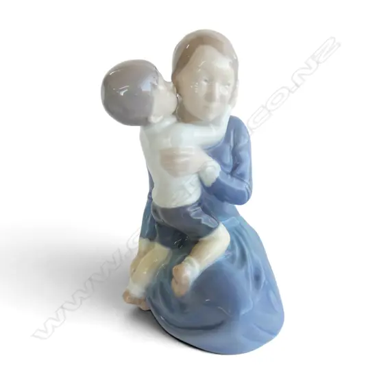 ROYAL COPENHAGEN FIGURINE mother with child by Holger Christensen 1967 H.220mm