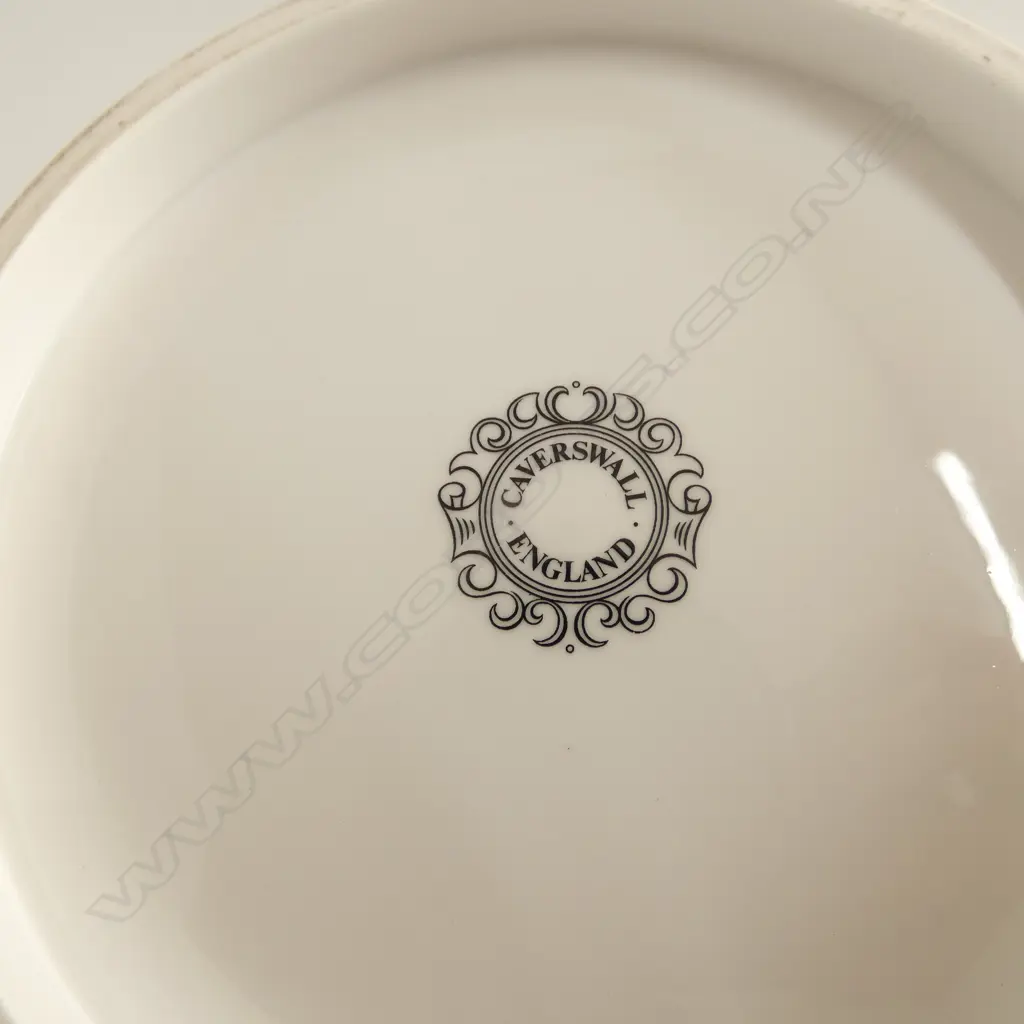 6 PCES CHINA; AYNSLEY ORCHARD GOLD PLATE & VASE H.210mm, CAVERSWALL BOWL 265mm dia, PR R. WORCESTER PLATES, LATTICE DISH Image 1++
