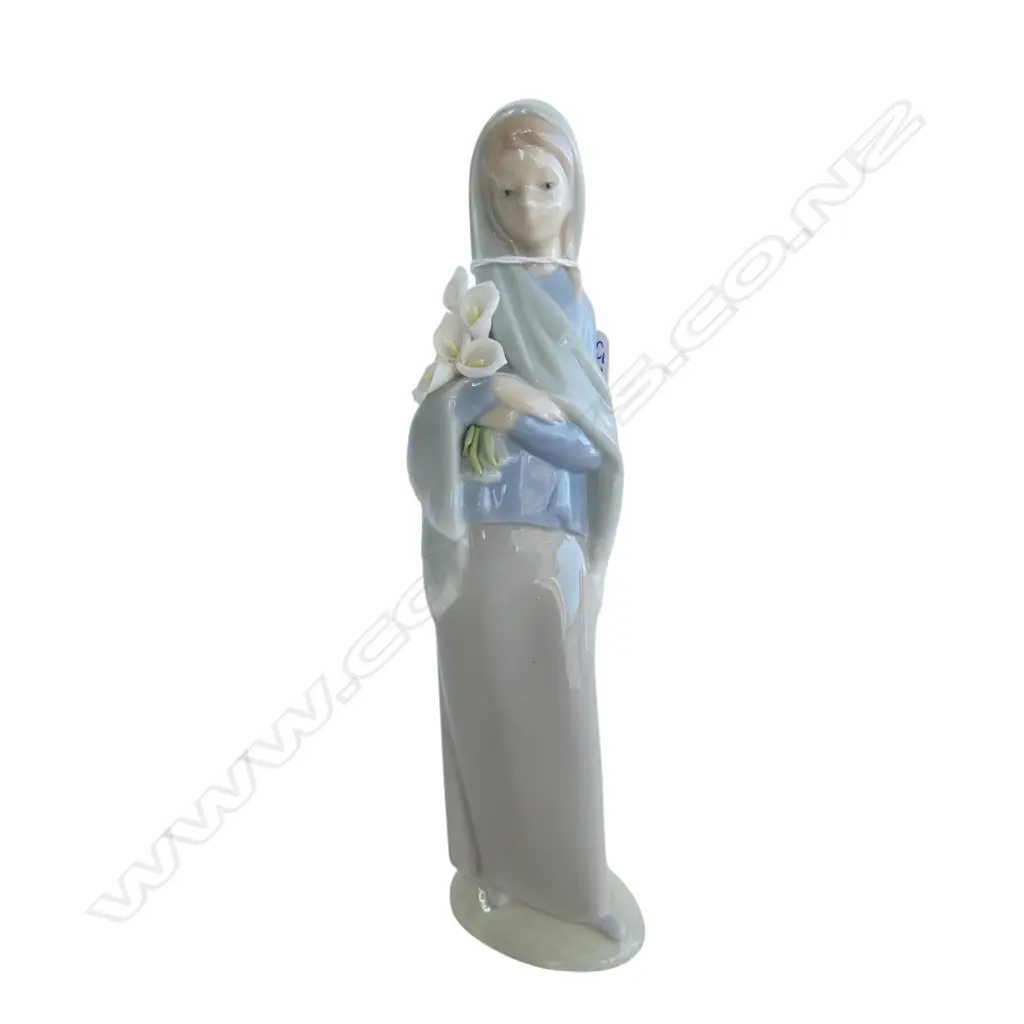 LLADRO FIGURE GIRL WITH LILLIES H230MM Image 1++