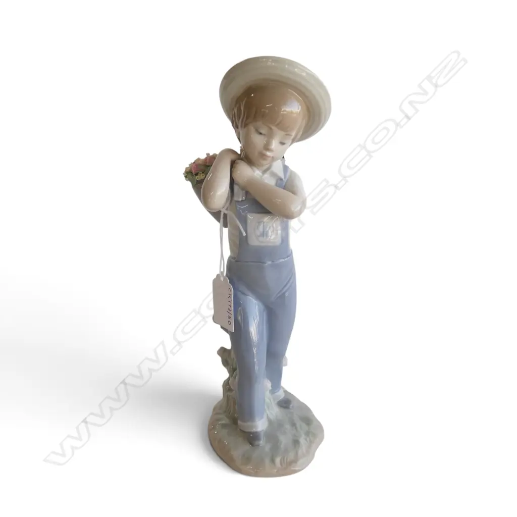 LLADRO FIGURE CHILD WITH FLOWER BASKET H250MM Image 1++