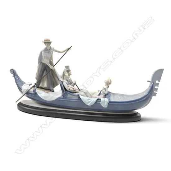 LLADRO 'IN THE GONDOLA' LG FIGURE GROUP w. stand & box L.800mm