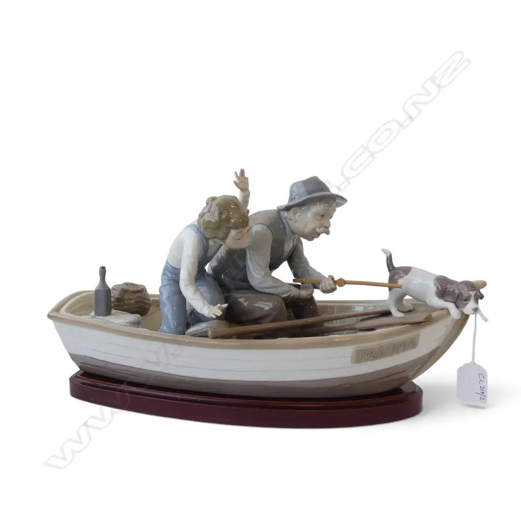 LLADRO 'FISHING WITH GRAMPS' L.390mm child missing half a finger / fishing rod af Image 1++