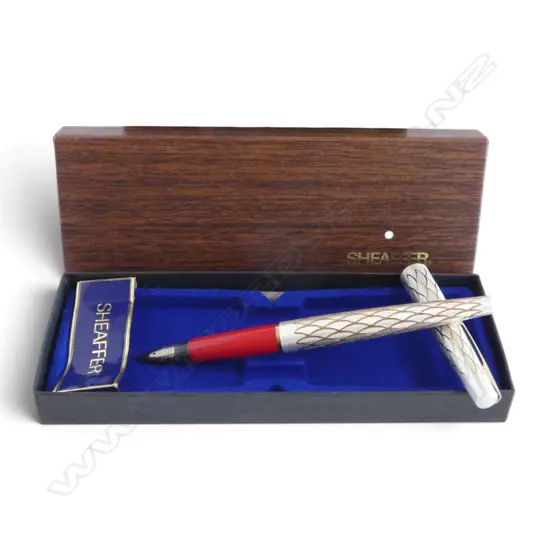 LADY SHEAFFER 642 BRUSHED SILVER BASKET WEAVE FOUNTAIN PEN, L.140MM
