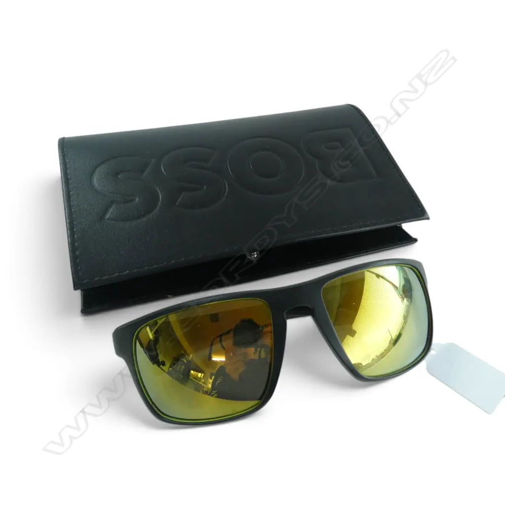 PR BOSS SUNGLASSES in case Image 1++