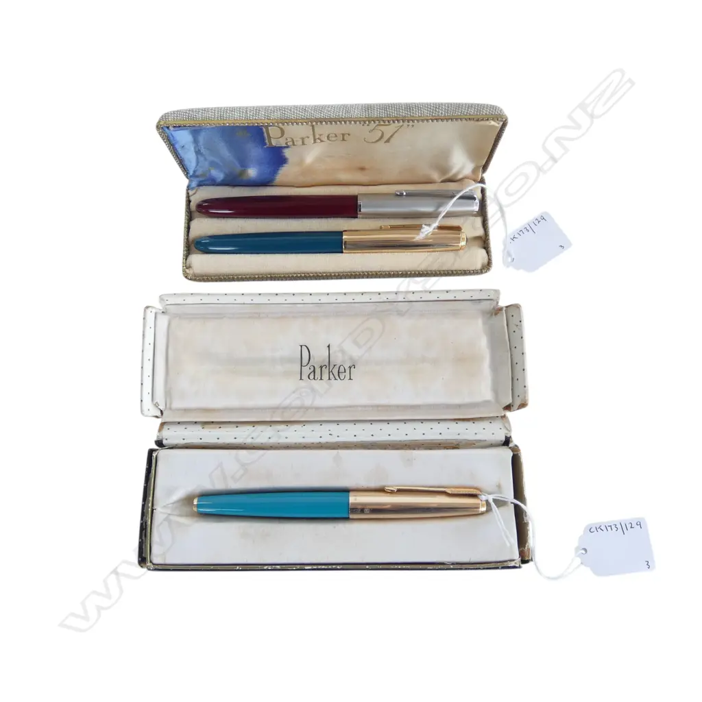 3 VINTAGE PARKER FOUNTAIN PENS 2 BOXES Image 1++