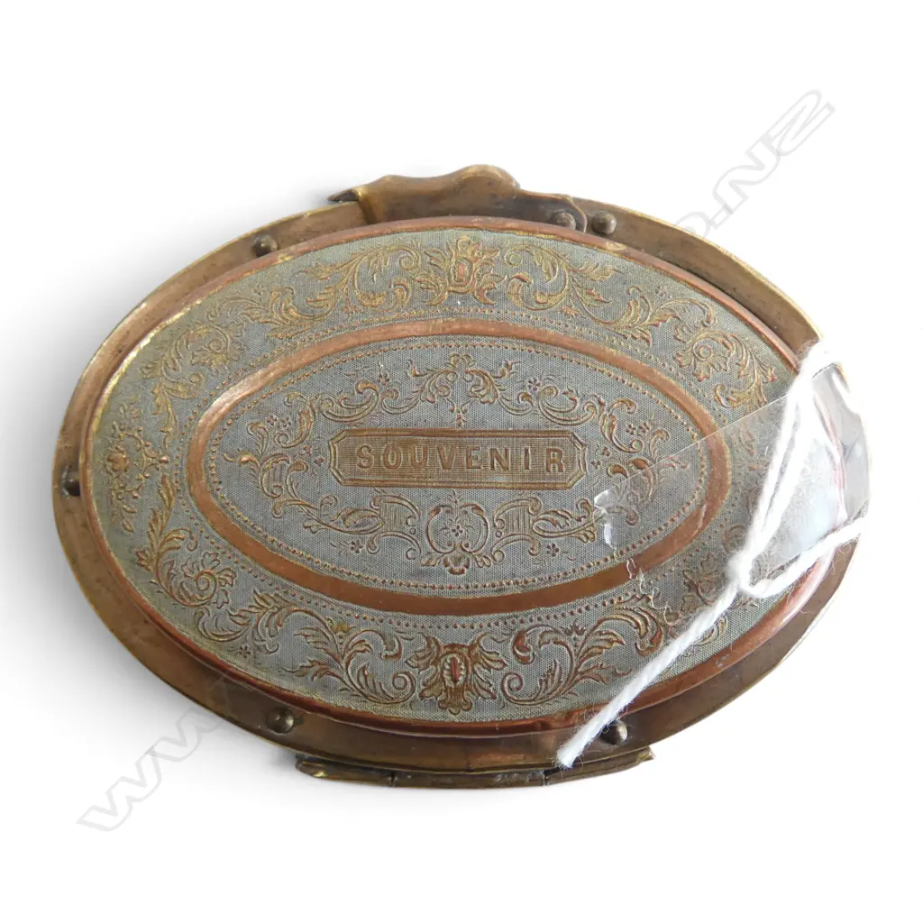 ANTIQUE BRASS SOUVENIR COIN PURSE w central reverse glass painting of Windsor Palace, 70x55mm Image 1++