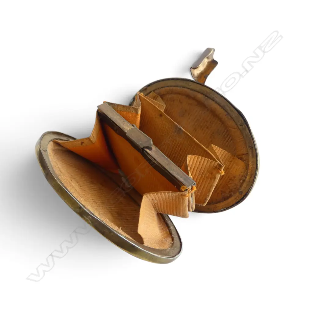 ANTIQUE BRASS SOUVENIR COIN PURSE w central reverse glass painting of Windsor Palace, 70x55mm Image 1++