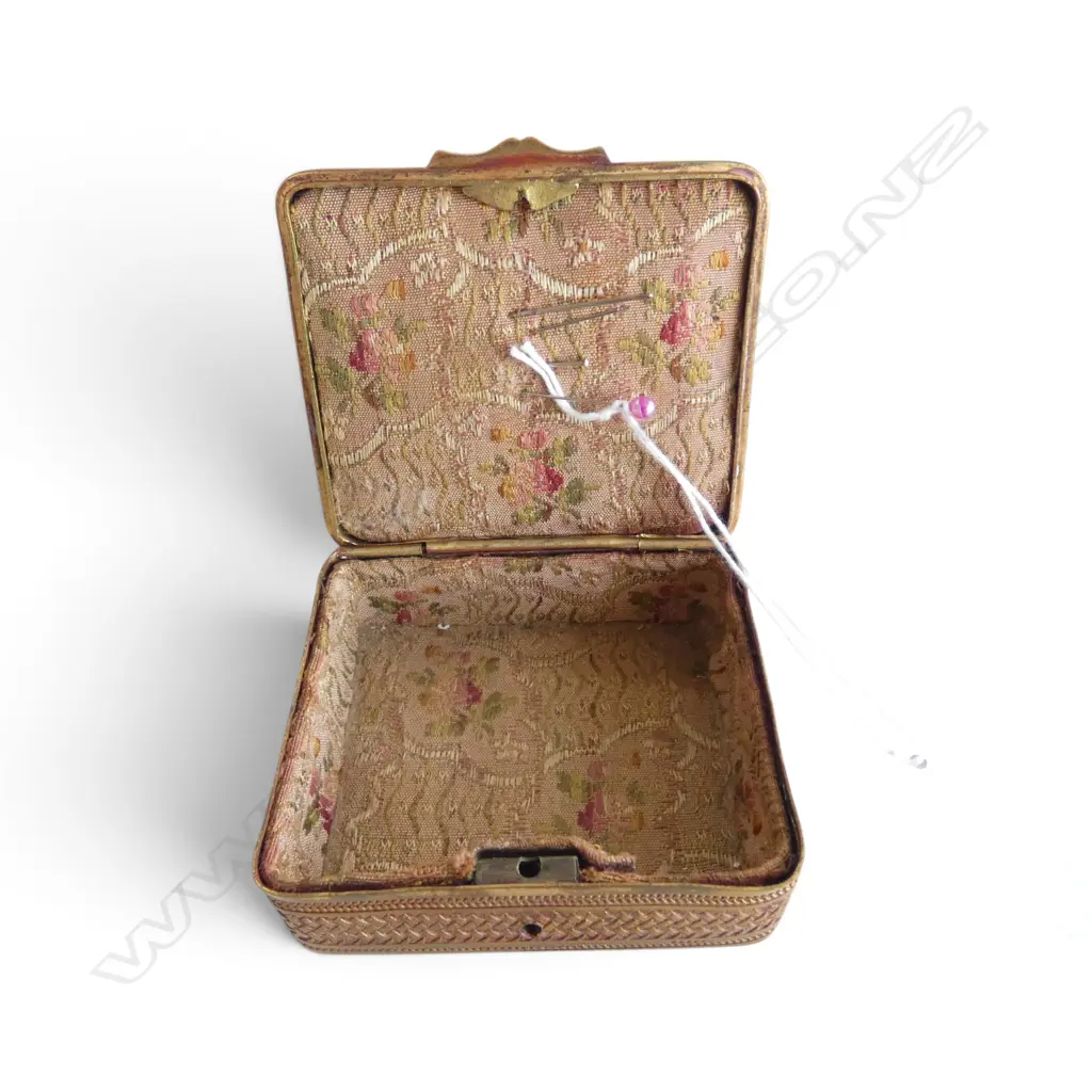ANTIQUE FRENCH ENAMELLED BRONZE TRINKET BOX w central portrait, 75x70x30mm Image 1++