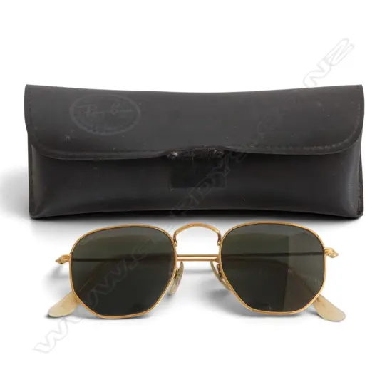 PR VINTAGE RAY BANS + CASE