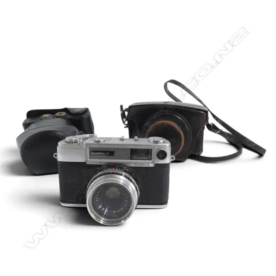 VINTAGE YASHICA MINISTER-D CAMERA in case + empty case 