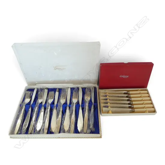 BOXED SET OF 6 IVORINE 'BONE' HANDLED KNIFES + 6 GROSVENOR PLATED FISH KNIVES & FORKS