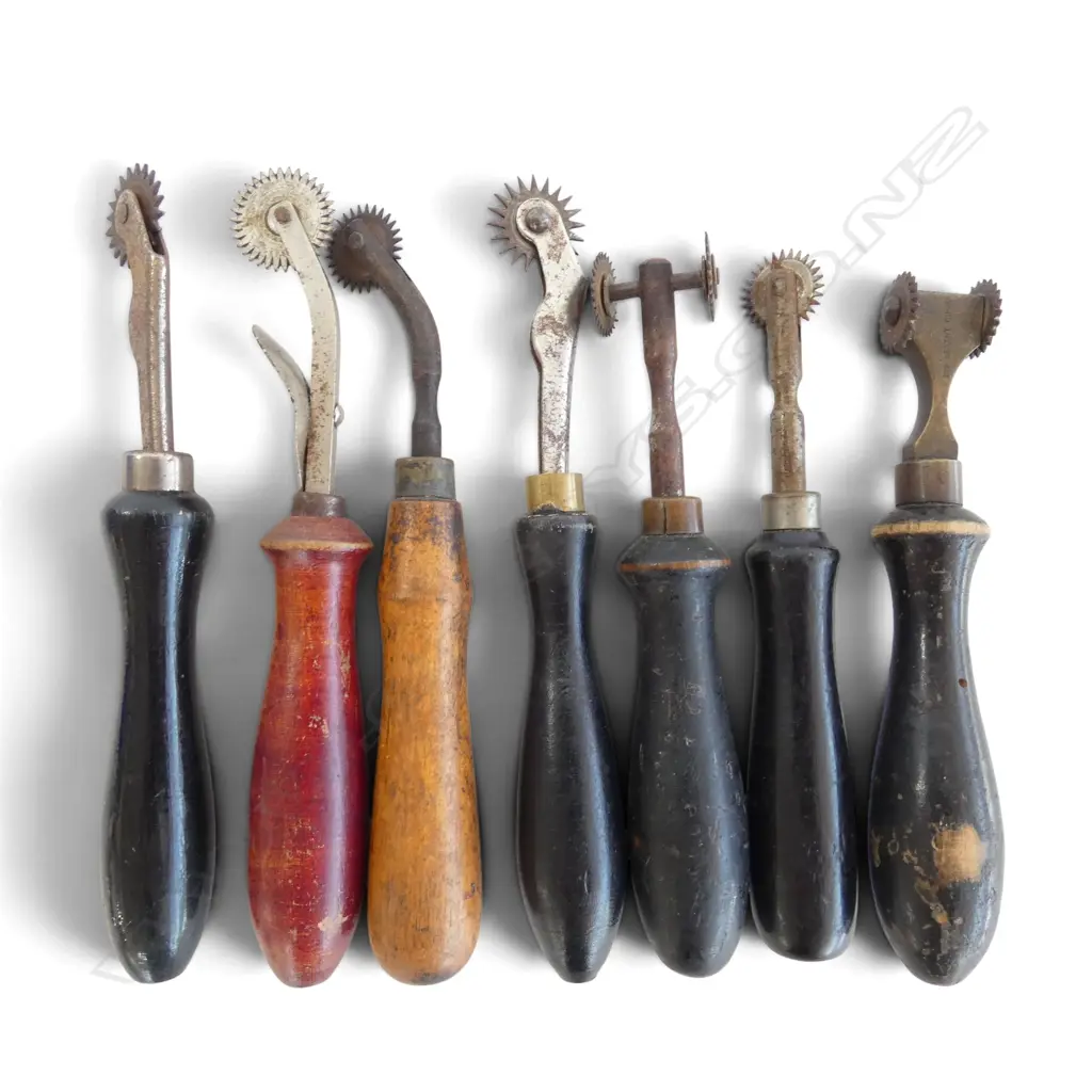 7 ANTIQUE TRACING WHEELS Image 1++