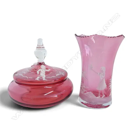 VINTAGE MARY GREGORY CRANBERRY GLASS LIDDED JAR DIA160MM & VASE H160MM