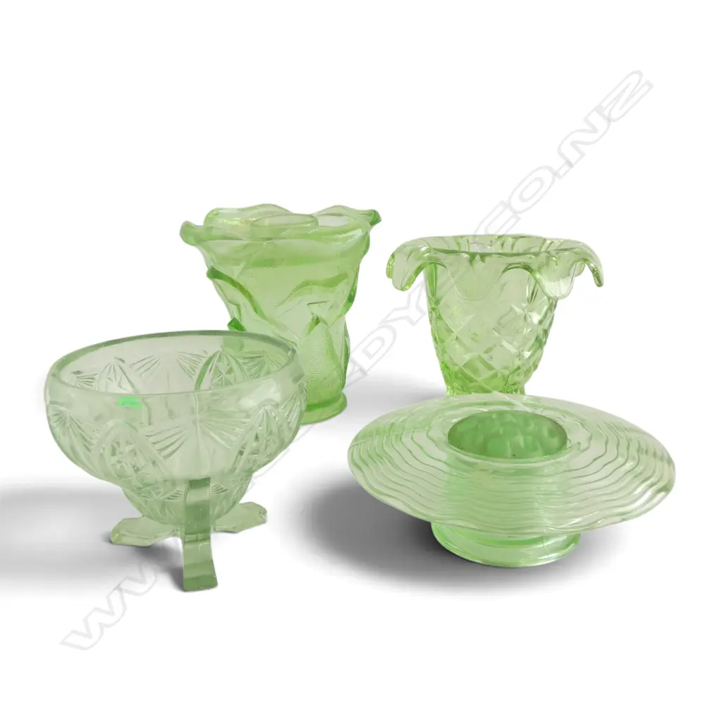 4 PCS GREEN DEPRESSION GLASS; 3 VASES & BOWL, H.50-160mm Image 1++