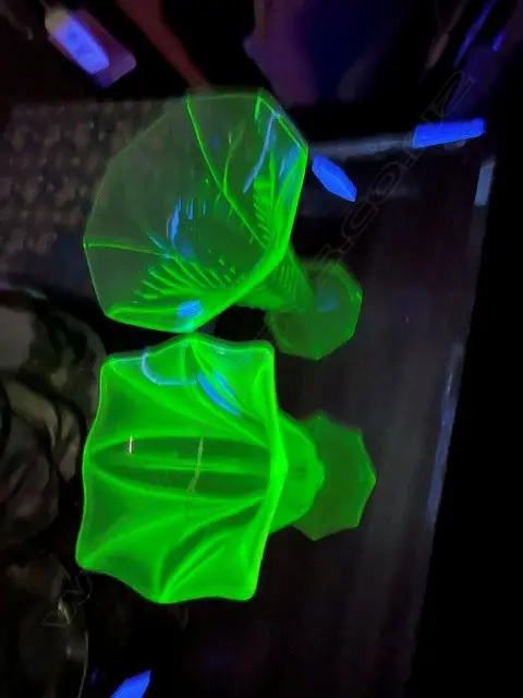 2 URANIUM GLASS LILY VASES H.80-200mm + 2 PCS GREEN DEPRESSION GLASS, 1 w flower frog Image 1++