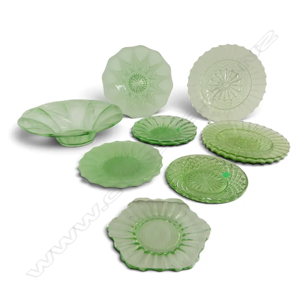 URANIUM GLASS BOWL + 11 GREEN DEPRESSION GLASS PLATES Image 1++