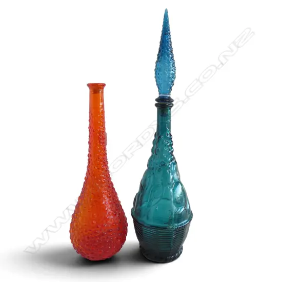 2 VINTAGE ITALIAN GENIE BOTTLES, H.560/385mm, red has no stopper