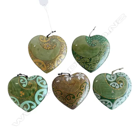 5 KEUM SUN LEE GREEN CERAMIC HEARTS, 105x105mm