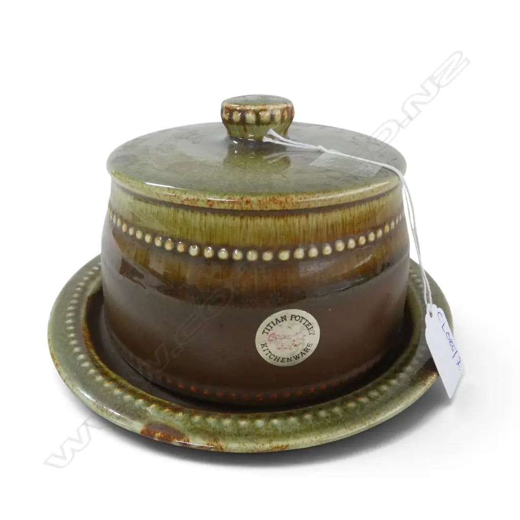 TITIAN POTTERY LIDDED DISH 200mm dia Image 1++
