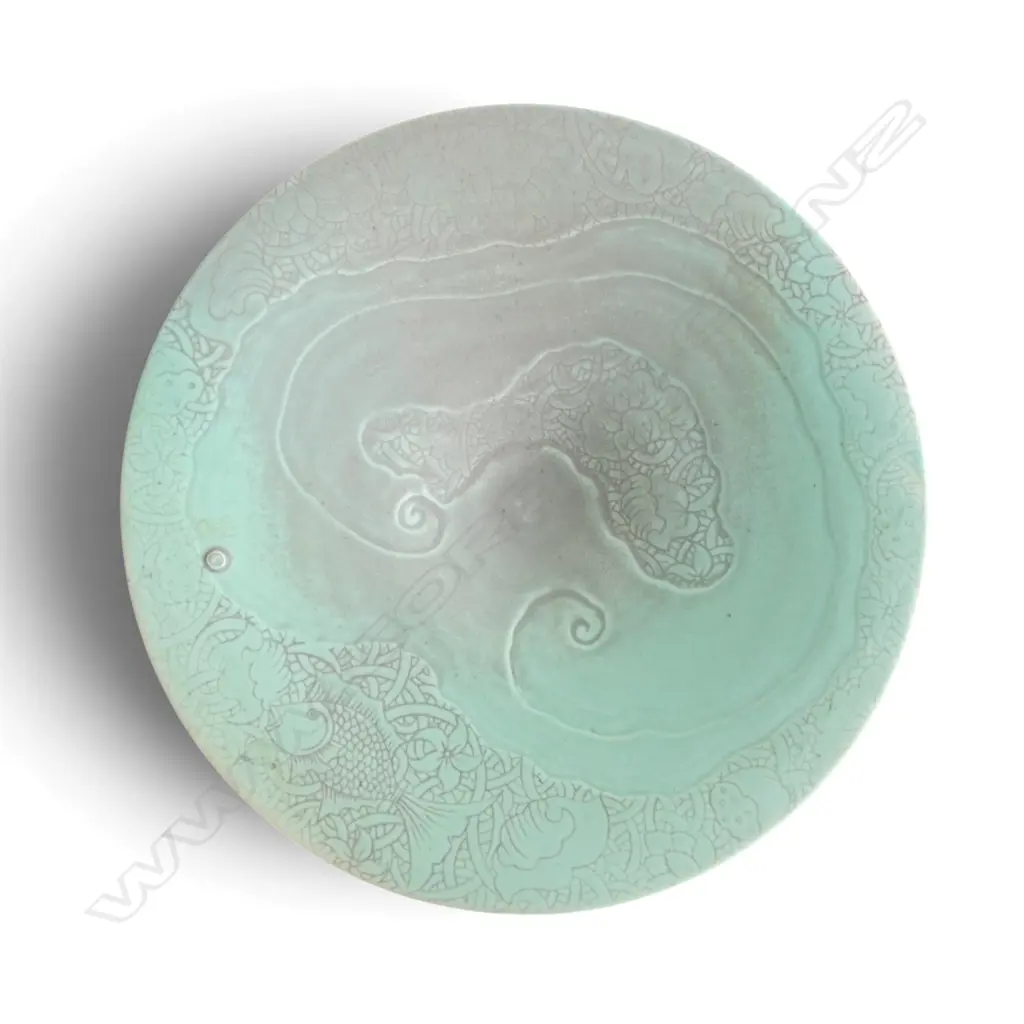 KEUM SUN LEE TEXTURED PALE GRN PLATTER, Dia.370mm Image 1++