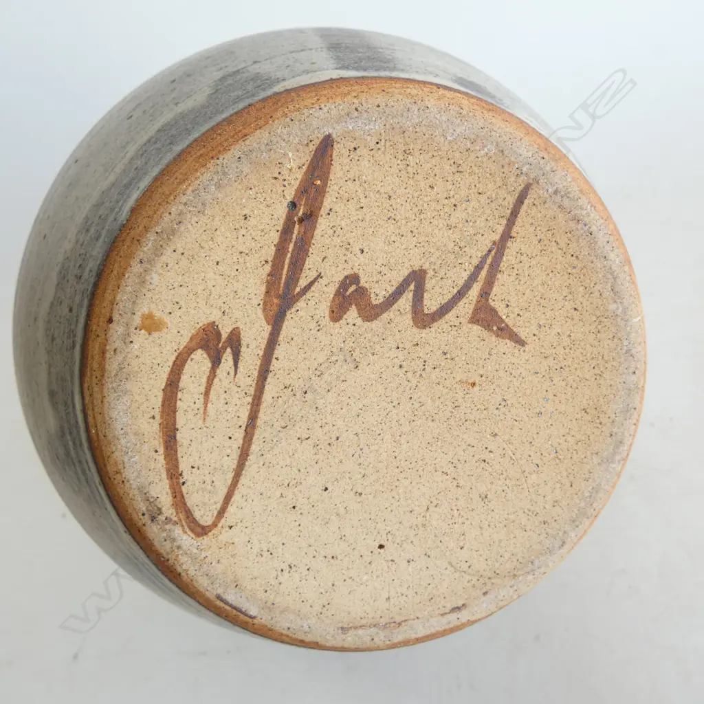 N.Z. STUDIO POTTERY FLAGON signed JACK H.200mm Image 1++