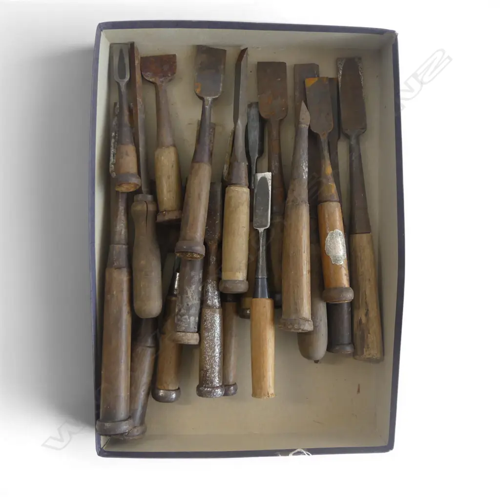 21 OLD JAPANESE HCS CARPENTERS CHISELS Image 1++