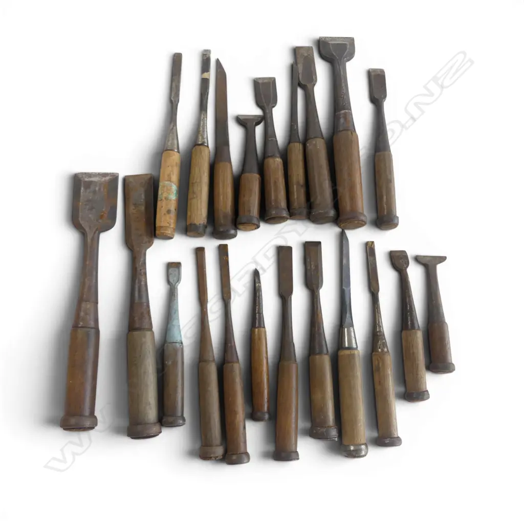 21 OLD JAPANESE HCS CARPENTERS CHISELS Image 1++